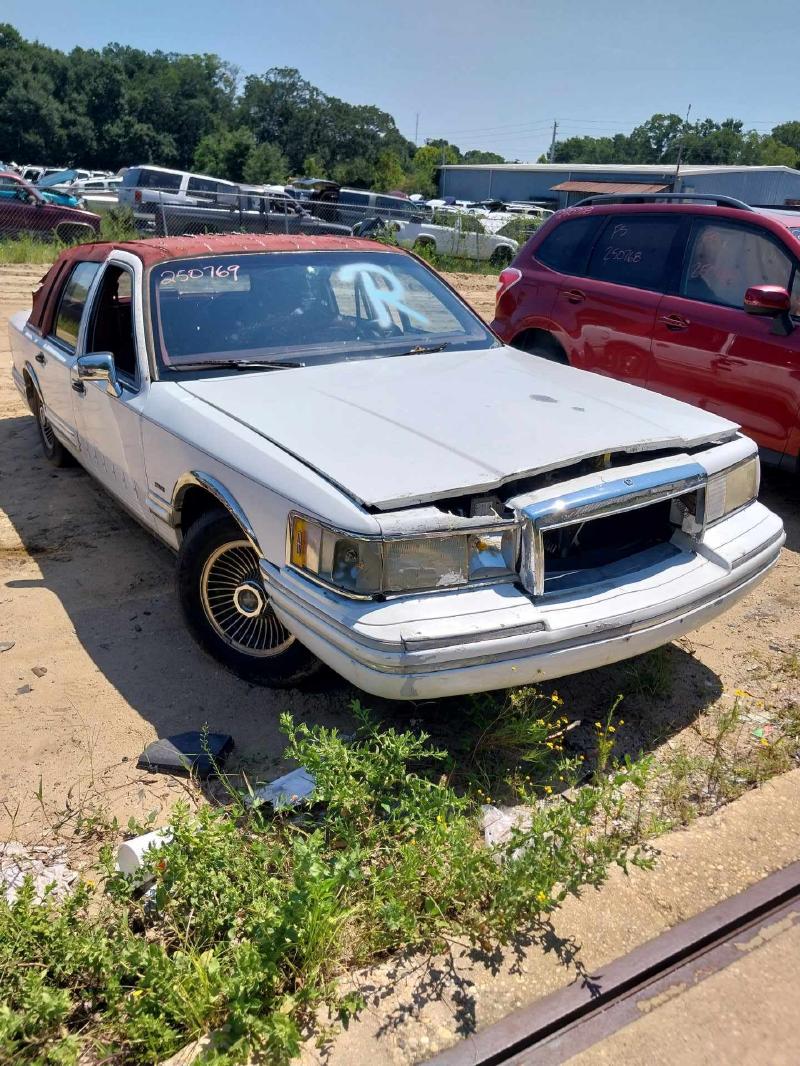 1991 LINCOLN Town Car