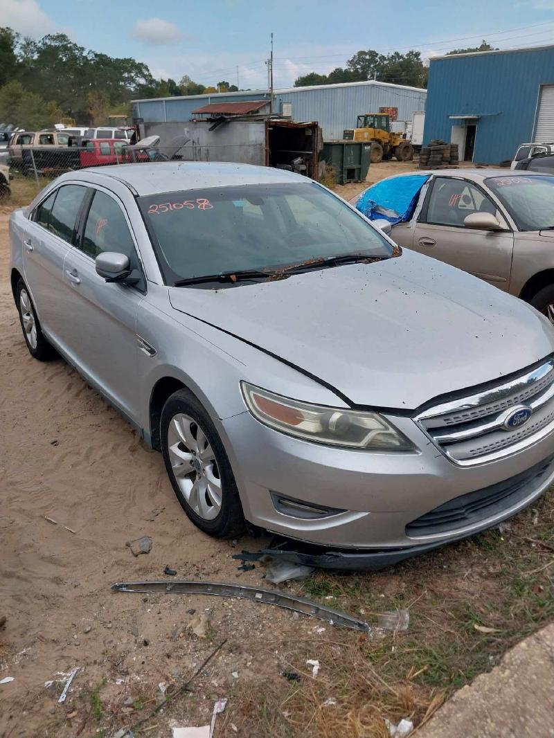 2011 FORD Taurus