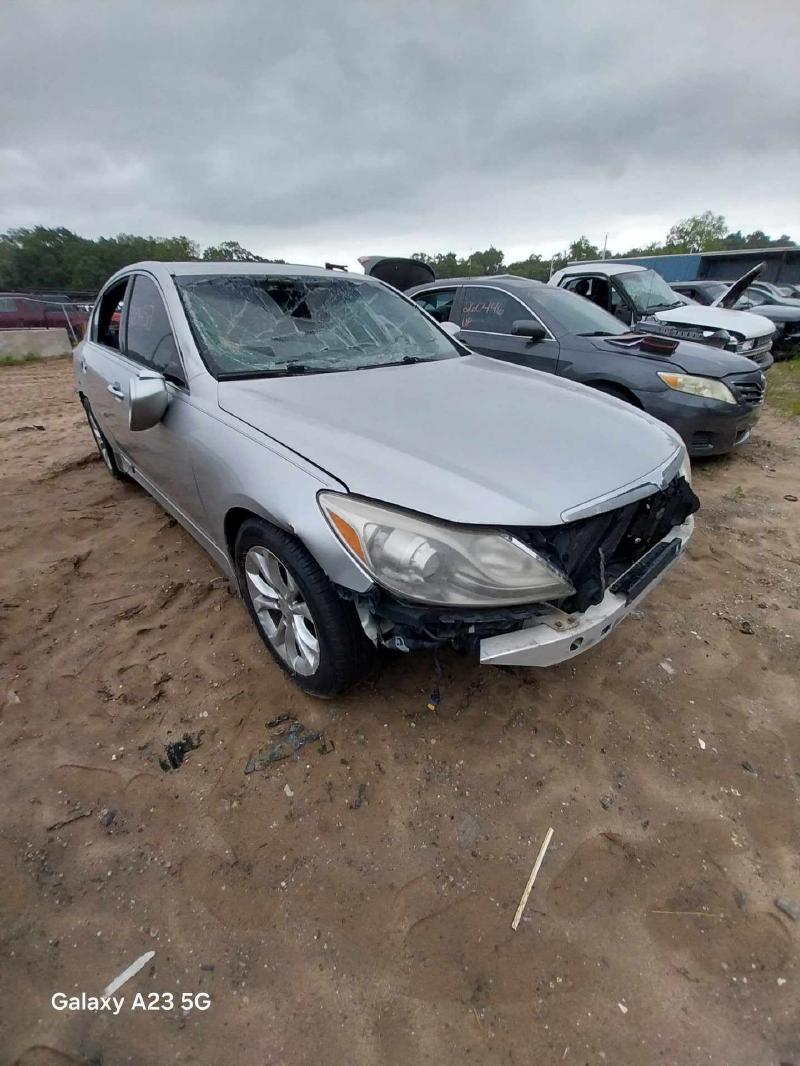 2013 HYUNDAI Genesis