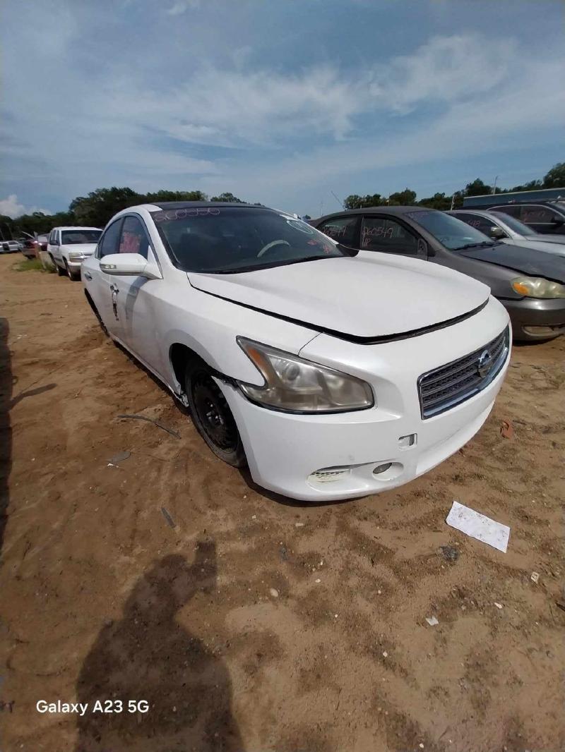 2009 NISSAN Maxima