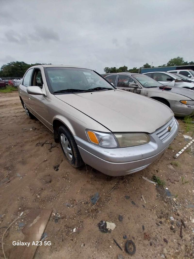 1999 TOYOTA Camry