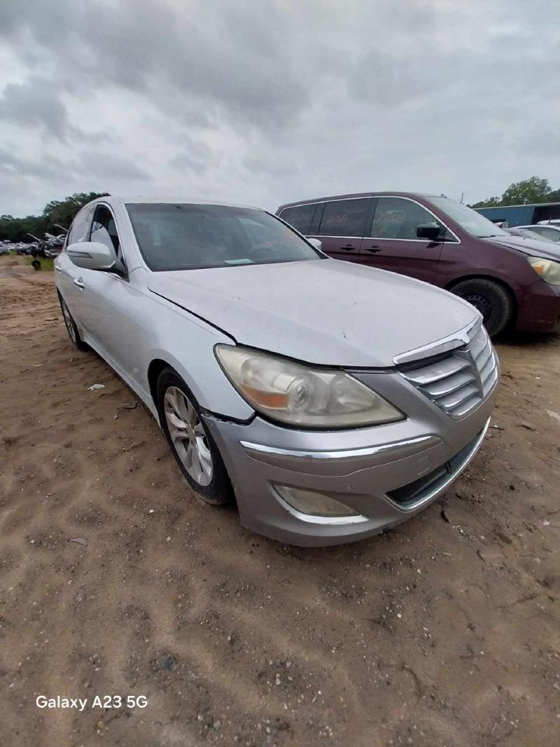 2012 HYUNDAI Genesis