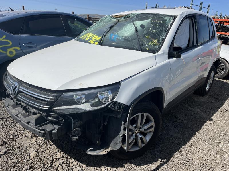 2012 VOLKSWAGEN Tiguan