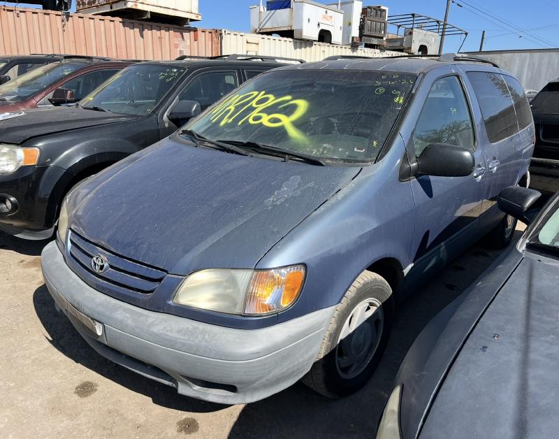 2001 TOYOTA Sienna