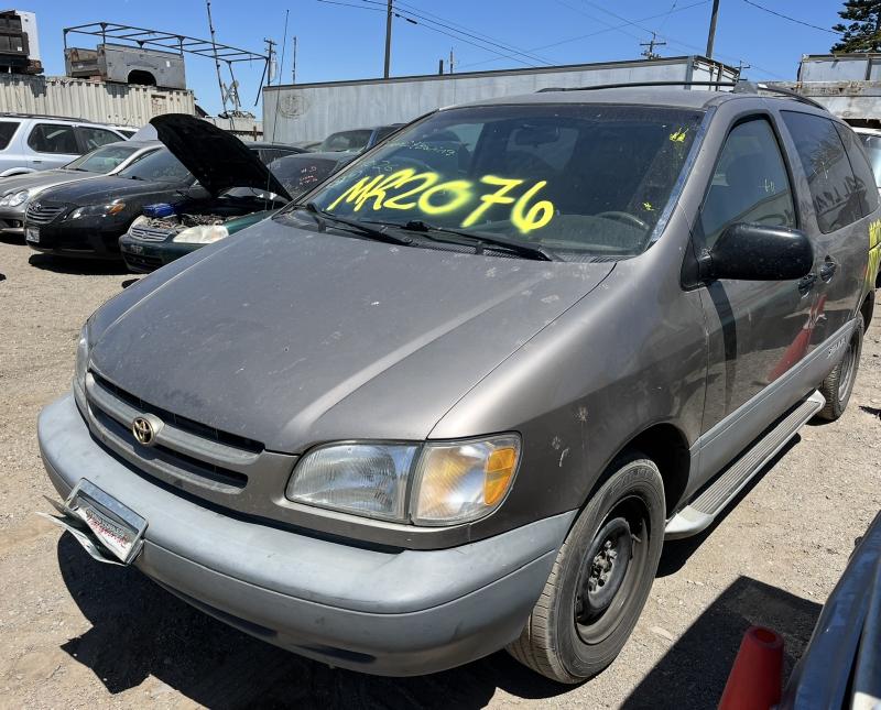1998 TOYOTA Sienna