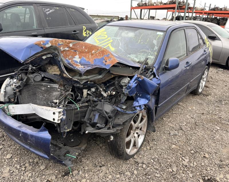 2002 LEXUS Is
