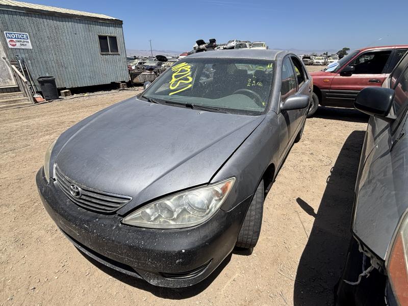 2005 TOYOTA Camry