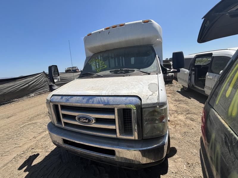 2013 FORD E-350