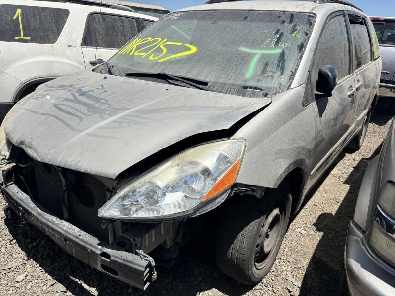 2010 TOYOTA Sienna
