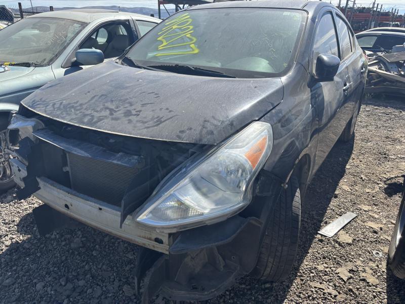 2016 NISSAN Versa