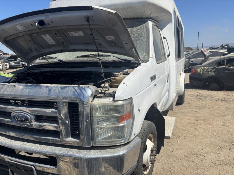 2013 FORD E-350