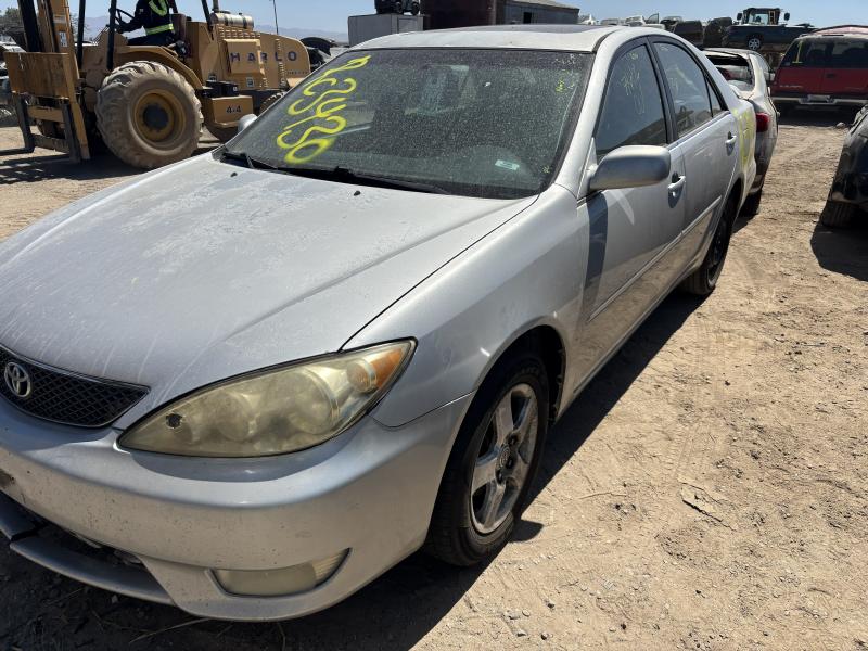 2005 TOYOTA Camry