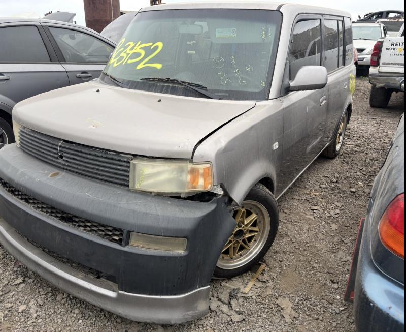 2005 TOYOTA Scion xB