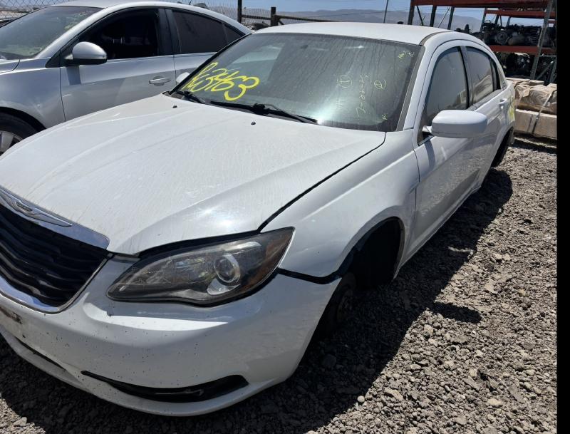2013 CHRYSLER 200