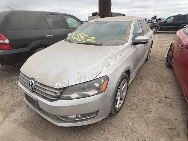 2015 VOLKSWAGEN Passat