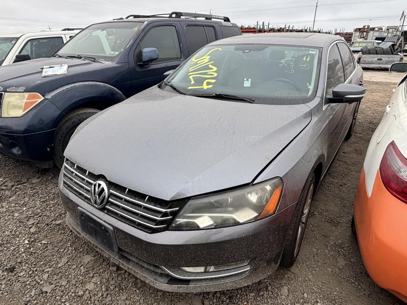 2014 VOLKSWAGEN Passat